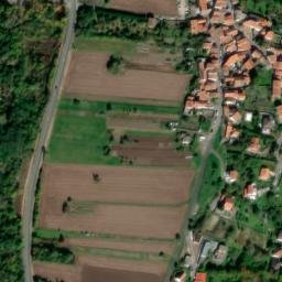 Satellite imagery of Château de Châteaugay, FR