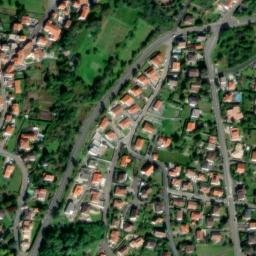 Satellite imagery of Château de Châteaugay, FR