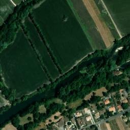 Satellite imagery of Château de Balzac, FR