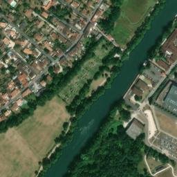 Satellite imagery of Château Royal de Cognac, FR