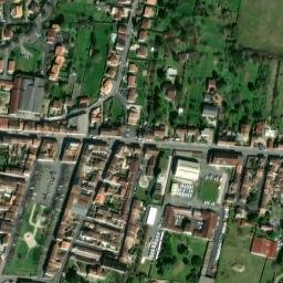 Satellite imagery of Château de Jarnac, FR