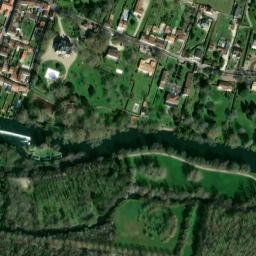 Satellite imagery of Château de Jarnac, FR