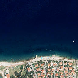 Satellite imagery of Petelinji Rt, SI