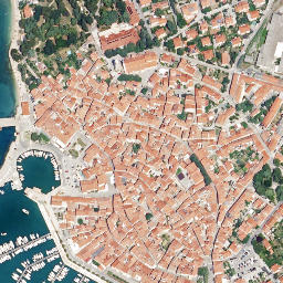 Satellite imagery of Petelinji Rt, SI
