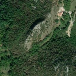 Satellite imagery of cairn, FR