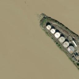 Satellite imagery of Bec d'Ambès, FR