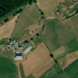 Satellite imagery of Château des Huttes, FR