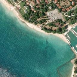 Satellite imagery of Rt Runci, HR