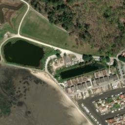 Satellite imagery of Pointe des Quinconces, FR