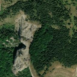 Satellite imagery of cairn, FR