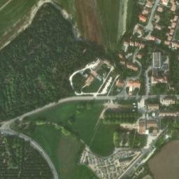Satellite imagery of Chateau de Grignan, FR