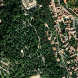 Satellite imagery of Château des princes d'Orange, FR