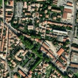 Satellite imagery of Château des princes d'Orange, FR