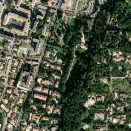 Satellite imagery of Château des princes d'Orange, FR