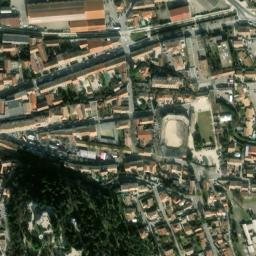 Satellite imagery of Chateau de Châteaurenard, FR