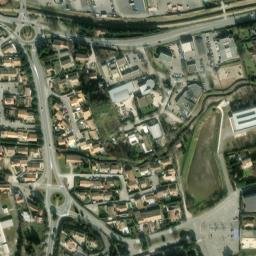 Satellite imagery of Chateau de Châteaurenard, FR