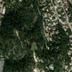 Satellite imagery of Chateau de Châteaurenard, FR