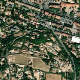 Satellite imagery of Abbaye de Sainte-Croix d'Apt, FR