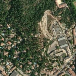 Satellite imagery of Château de Beaucaire, FR