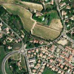 Satellite imagery of Château de la Tour-d'Aigues, FR