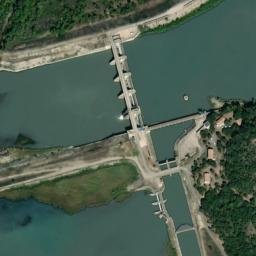 Satellite imagery of Château de Cadarache, FR