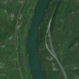 Satellite imagery of Vekiki Mačak, BA