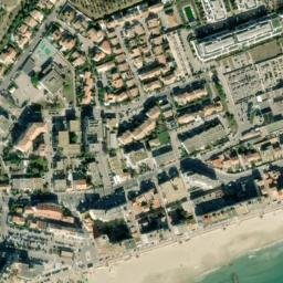Satellite imagery of Phare de la méditerranée, FR