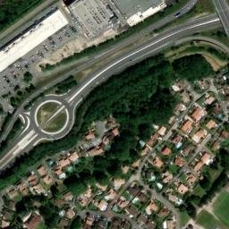 Satellite imagery of Pyramide marquant la limite entre la Guyenne et le Languedoc, ES
