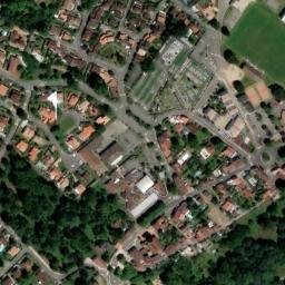 Satellite imagery of Pyramide marquant la limite entre la Guyenne et le Languedoc, ES