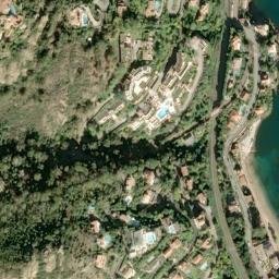 Satellite imagery of Plage du Château, FR