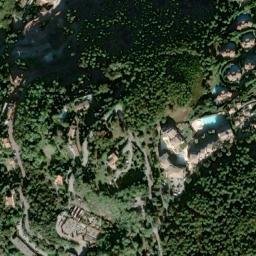 Satellite imagery of Plage du Château, FR