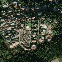 Satellite imagery of Plage du Château, FR