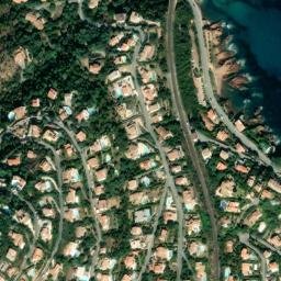 Satellite imagery of Pointe des Viellies, FR
