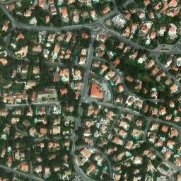 Satellite imagery of Le Lion de Terre, FR