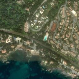 Satellite imagery of Pointe de Pierre Blave, FR