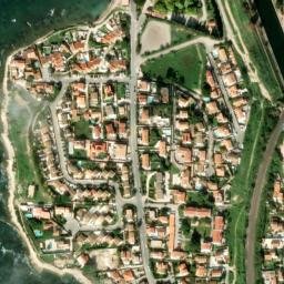 Satellite imagery of Pointe Baumasse, FR