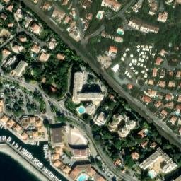 Satellite imagery of Le Lion de Terre, FR