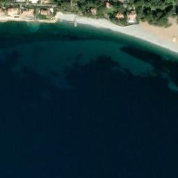 Satellite imagery of Pointe de Pierre Blave, FR