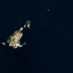 Satellite imagery of Le Lion de Mer, FR