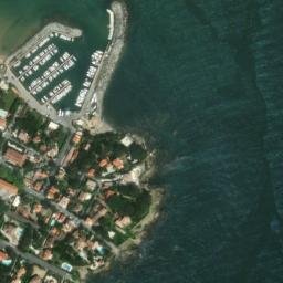 Satellite imagery of Pointe de Saint-Aygulf, FR