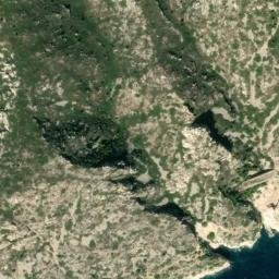Satellite imagery of cairn, FR