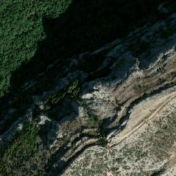 Satellite imagery of Bau des oiseaux, FR