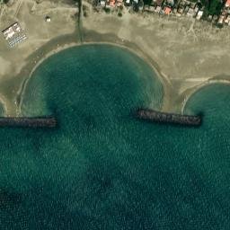 Satellite imagery of Pointe de Roche Longue, FR