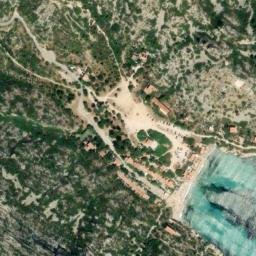 Satellite imagery of cairn, FR