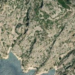 Satellite imagery of cairn, FR