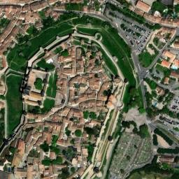 Satellite imagery of Château Comtal, FR