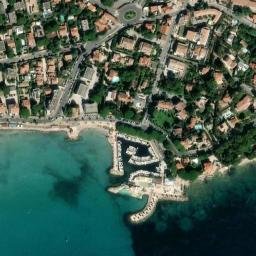 Satellite imagery of Cap des Moulins, FR