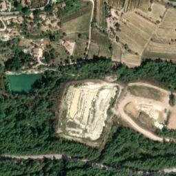 Satellite imagery of La grotte du Garou, FR