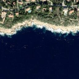 Satellite imagery of Pointe du Défens, FR