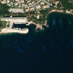 Satellite imagery of Pointe des Engraviers, FR